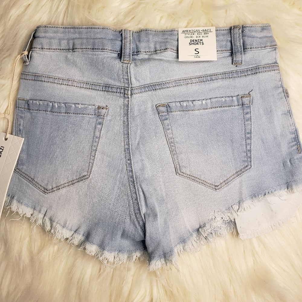 Women's NWT Small MED LARGE Light Blue Frayed Hem Denim Jean Shorts - Picture 5 of 10